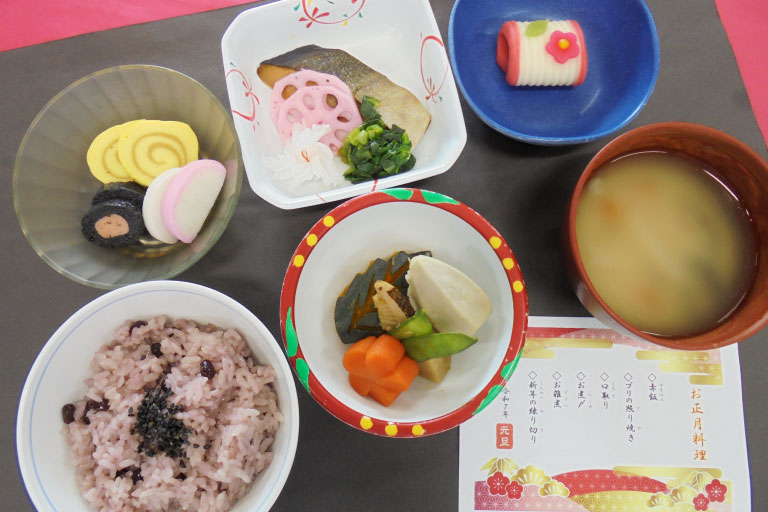 おせちを想起させるおめでたいお正月メニュー